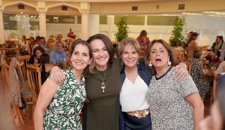  Cristina Ruiz, Lourdes Gómez, Marisa Romero y Maru Martínez.