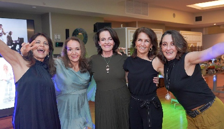  Paty Silos, Guadalupe Alvarado, Lourdes Gómez, Claudia Canales y Gloria Martínez.