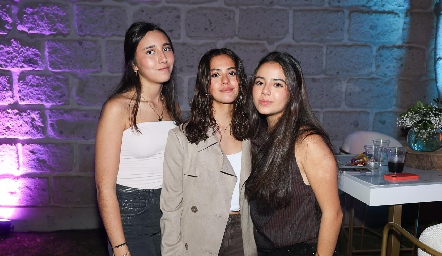  Inés Nava, Sofía González y Loretta Galván.