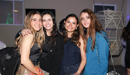  Estefanía Leija, Daniela Pérez, Susana Nabi y Geo León.