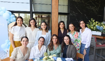  Daniela Villarreal con sus amigas.