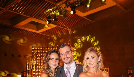  Paola Meade, Iñaki Sánchez Noriega y Ximena López Dávila.