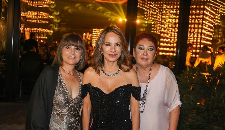  Elia Clara Bravo, Gaby López y Claudia de Ávila.