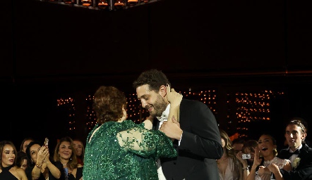  Laura Patricia Canavati con su hijo Andrés Checa.