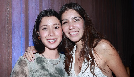  Montse del Valle y Karina Alcalde.