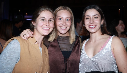  Inés, Marijo y Daniela.