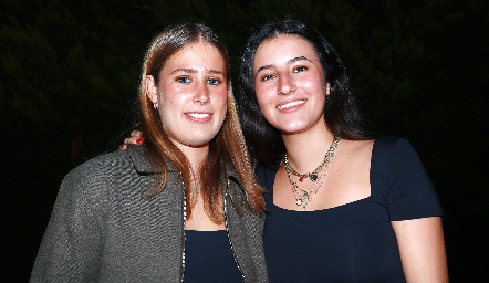  Isabela Galván y Paulina González.