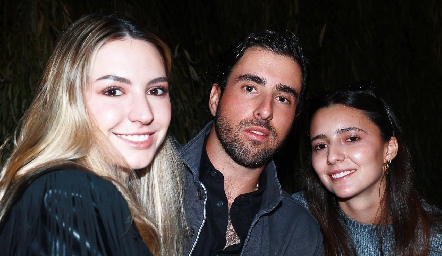  Ale Alessi, Alejandro Navarro y Cristina Nava.