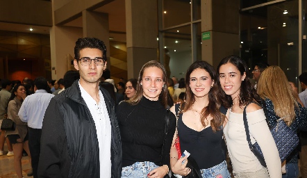  Ricardo Pérez, Mariluz, Valeria Suárez y Elsa Mendoza.