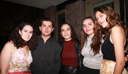  Lupita González, José Roberto Guevara, Hened Flores, Caro Varela e Isabela Ortuño.