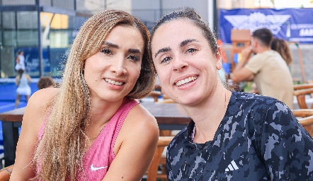  Fantine Botella e Itzel Manzanera.