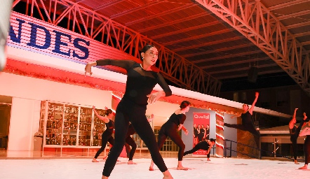  Presentación de Baile de la Academia de Mayra Ortega.