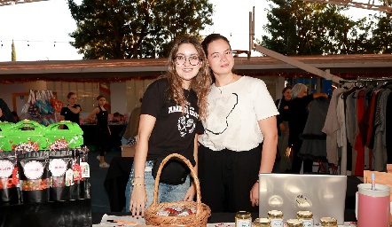  Valeria González y Alejandra Martins.