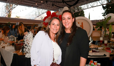  Michelle Zarur y Julieta Garelli.