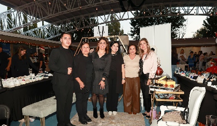  Josué Maldonado, Carmen Villegas, Claudia Suárez, Magdalena de la Garza, Christiane Esper y Jessica Villarreal.