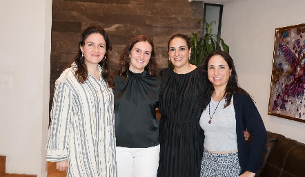  Montserrat Gil, Karla Gil, Becky Alcalde y Cinthia Alcalde.