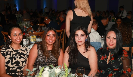  Johana del Ángel, Carolina Zárate, Carolina Azcona y Joselyn Lara.