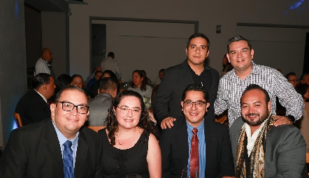  Francisco Moncada, Luis Mendoza, Fernanda Luna, Héctor Gómez, Ángel Charles y Raúl Díaz.