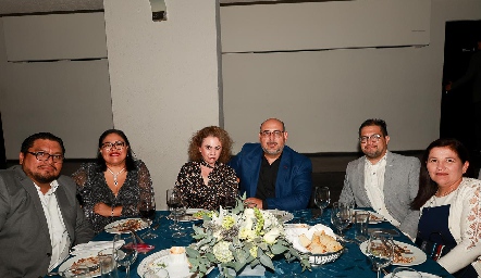  Ricardo Valentín, Azuany, Berenice, Luis, Hernán y Bertha.