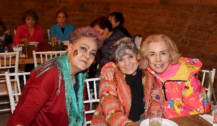  Edith Suárez del Real, Pelusa Fuentes y Ana Rosa.