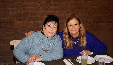  Beatriz Romero y Ana Alvarado.