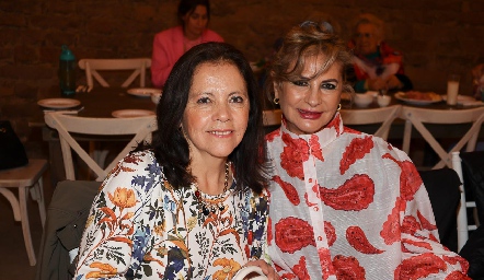  María Paula Flores Hernández y  Gabriela Moreno Martínez.