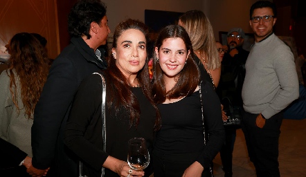  Gaby Martínez y María José Villalobos.