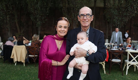  Gabriela Rodríguez y Miguel Olmos con Rafael Olmos Velasco.