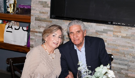  Rebeca Torres de Alcalde y Federico Alcalde.