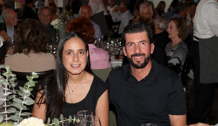   Ana Cristina Vallejo y Juan Paulo Almazán.