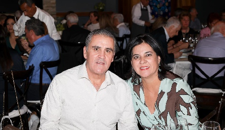  Eduardo Gómez Garza y Cinthia Sánchez.