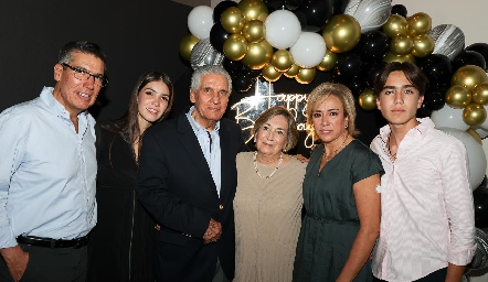  Mauricio Alcalde, Karina Alcalde, Federico Alcalde, Rebeca Torres, Karina Ramos y Mauricio Alcalde.