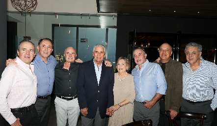  Gerardo Valle, Miguel Alcalde, Tomás Alcalde, Federico Alcalde, Rebeca Torres, Javier Alcalde, Roberto Alcalde y Rafael Alcalde.