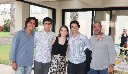  Joaquín González, Rodrigo Abaroa, Marina Galán, Marcelo  Galán y Manuel González.