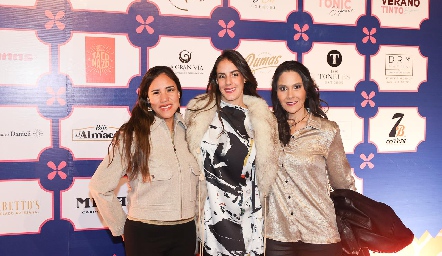  Saide Chevaile, Lourdes Ortiz y Nayelli Zaur.