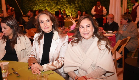  Araceli Cano y Claudia Montoya.