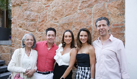  Ana Rosa Martínez, Chino Romo, Caro Silva,  Ana Lía Maggiori y José Miguel Guerra.