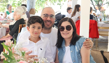  Daniela Lozano, Abelardo Gómez y Mauro Gómez.