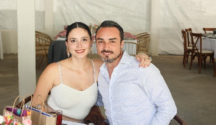  Ana María Padilla de los Santos y Ricardo Preciado.