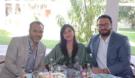  Joel Martínez, Magdalena Villegas y Alejandro Flores.