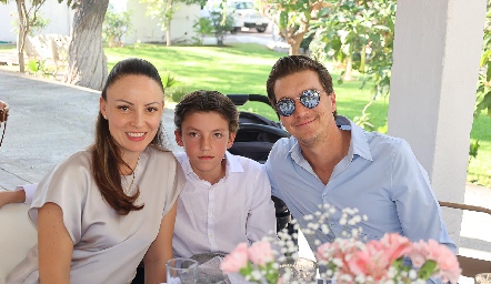  Martha Llano, Jordi Jiménez y Rodrigo Jiménez.