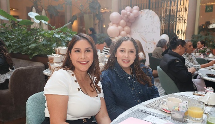  Jessica Ayech y Nicole Martínez.