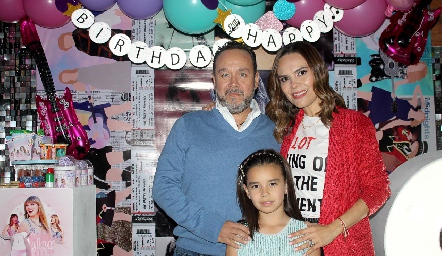  Ale Conde con sus papás Alejandra Diaz de Leon y Juan Carlos Conde.