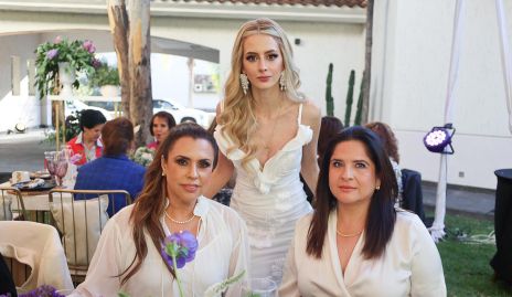  Fátima Acosta, Valeria Guerrero y Adriana Acosta.