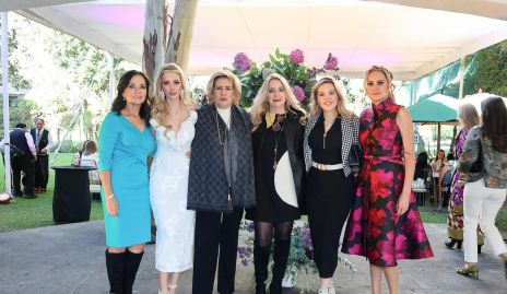  Elsa Tamez, Valeria Guerrero, Lilia Cano, María Asunción,  Alma Delia y Alma Sánchez.