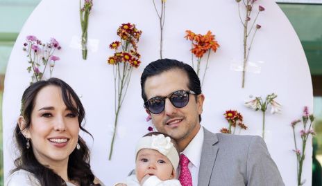  María Canales y Luis Lárraga con su hija Julia.