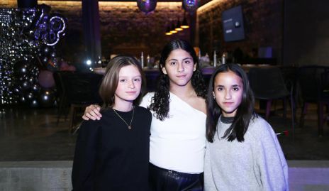  Dominika, Ana y Karol.