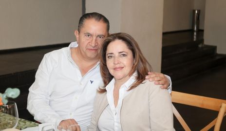  Javier Córdova y Gaby Carreón.