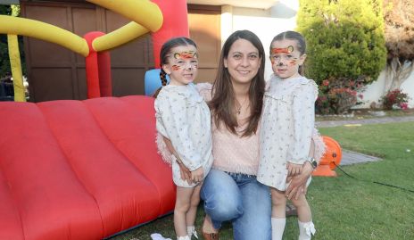  Julene Arzola, Carola y Juliana de la Peña.