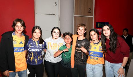  Iván Surino, Bárbara Medina, Isabela Glullas, Emilio Gutiérrez, Max Pedroza, Rebeca Mireles y Sofía Herrera.